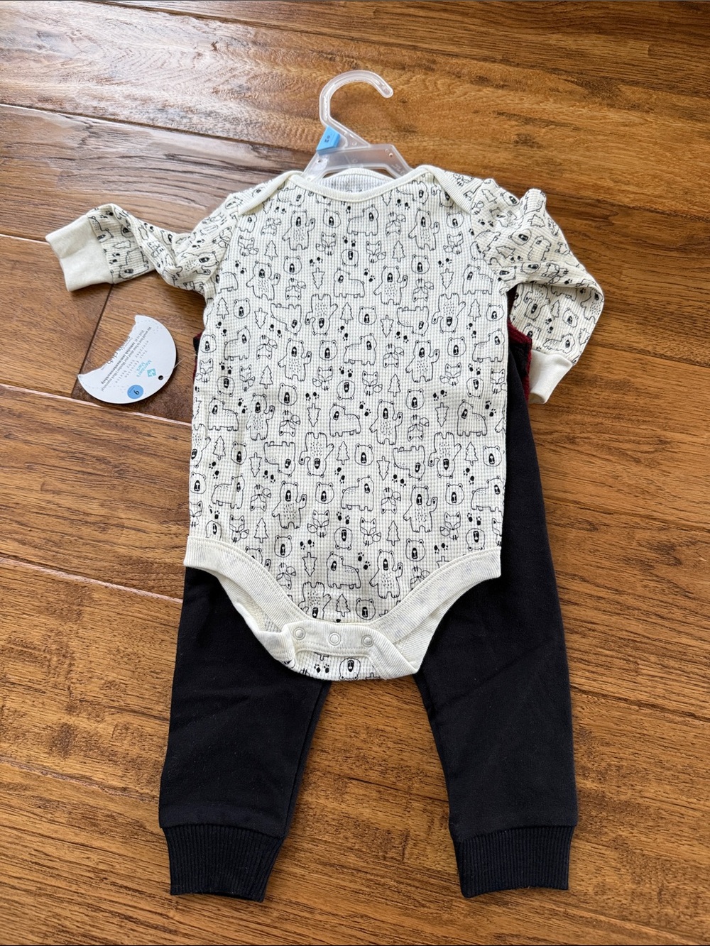 Cream Long-Sleeve Baby Bodysuit with Black Bear Print and Black Pants Set